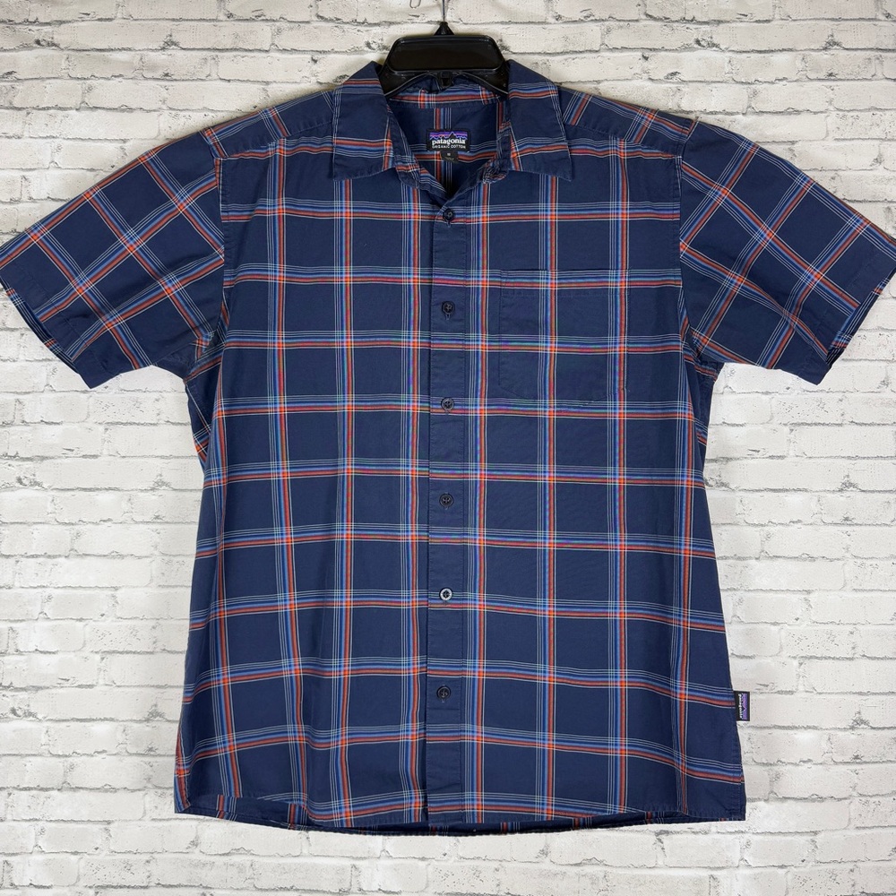 Patagonia Navy and Red Plaid Shirt Men’s Medium